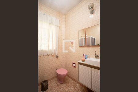 Casa à venda com 200m², 3 quartos e 2 vagasBanheiro