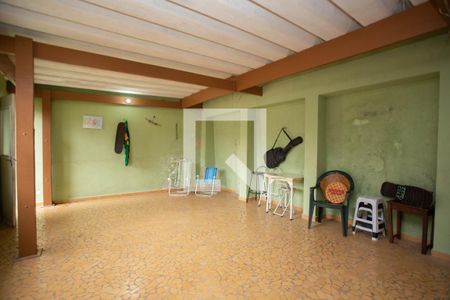 Casa à venda com 200m², 3 quartos e 2 vagasSalão