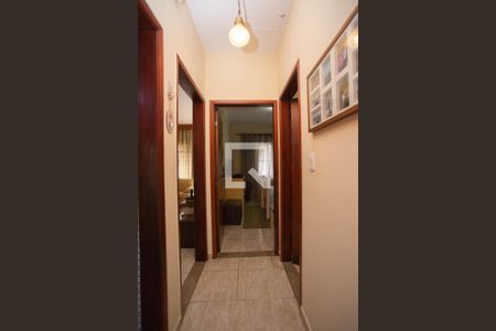 Casa à venda com 200m², 3 quartos e 2 vagasCorredor