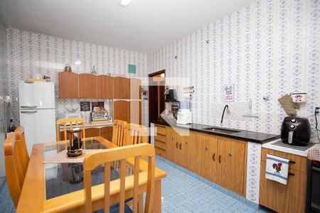 Casa à venda com 200m², 3 quartos e 2 vagasCozinha