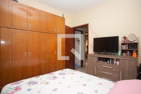 Casa à venda com 200m², 3 quartos e 2 vagasQuarto 2