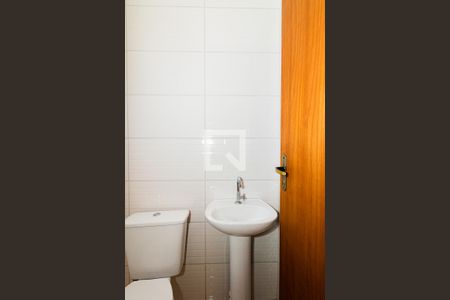 Casa de condomínio à venda com 80m², 2 quartos e 1 vaga Casa de condomínio à venda com 80m², 2 quartos e 1 vagaBanheiro da Suíte 2