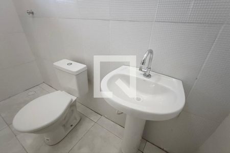 Casa para alugar com 90m², 2 quartos e 1 vaga Casa para alugar com 90m², 2 quartos e 1 vagaBanheiro