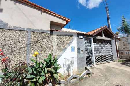 Casa para alugar com 90m², 2 quartos e 1 vaga Casa para alugar com 90m², 2 quartos e 1 vagaFachada