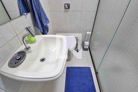 Casa à venda com 272m², 3 quartos e 6 vagasBanheiro social 2