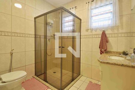 Casa à venda com 272m², 3 quartos e 6 vagasBanheiro social 1