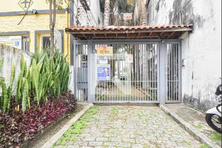 Casa de condomínio à venda com 136m², 3 quartos e 2 vagasCasa