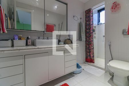 Apartamento à venda com 262m², 3 quartos e 2 vagasSuíte 1 - Banheiro