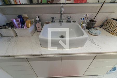 Apartamento à venda com 262m², 3 quartos e 2 vagasSuíte 1 - Banheiro