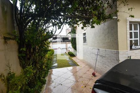 Casa à venda com 260m², 5 quartos e 7 vagas Casa à venda com 260m², 5 quartos e 7 vagasQuintal