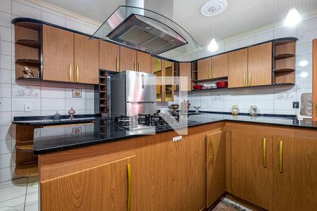 Casa à venda com 440m², 4 quartos e 4 vagas Casa à venda com 440m², 4 quartos e 4 vagasCozinha