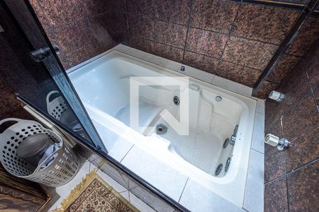 Casa à venda com 440m², 4 quartos e 4 vagas Casa à venda com 440m², 4 quartos e 4 vagasSuíte 3 - Banheiro