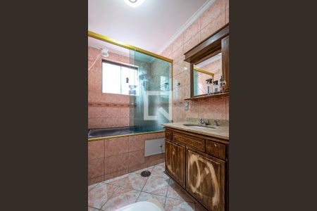 Casa à venda com 440m², 4 quartos e 4 vagas Casa à venda com 440m², 4 quartos e 4 vagasSuíte 2 - Banheiro