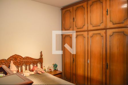 Casa à venda com 500m², 4 quartos e 6 vagas Casa à venda com 500m², 4 quartos e 6 vagasQuarto 2 - Suíte