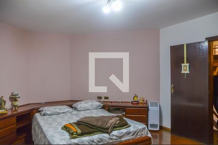 Casa à venda com 500m², 4 quartos e 6 vagas Casa à venda com 500m², 4 quartos e 6 vagasQuarto Suíte