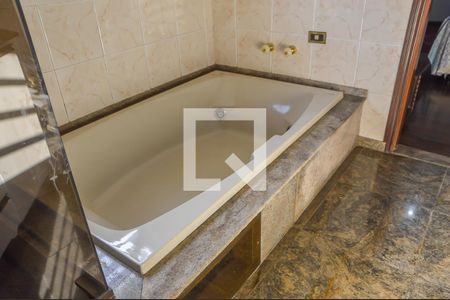 Casa à venda com 500m², 4 quartos e 6 vagas Casa à venda com 500m², 4 quartos e 6 vagasBanheiro da Suíte 3