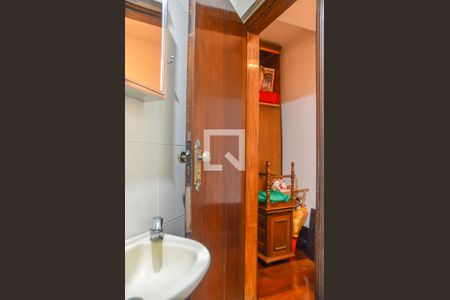 Casa à venda com 500m², 4 quartos e 6 vagas Casa à venda com 500m², 4 quartos e 6 vagasBanheiro da Suíte 2