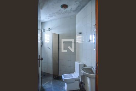 Casa à venda com 500m², 4 quartos e 6 vagas Casa à venda com 500m², 4 quartos e 6 vagasBanheiro de serviço