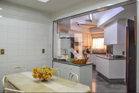 Casa à venda com 500m², 4 quartos e 6 vagas Casa à venda com 500m², 4 quartos e 6 vagasCozinha