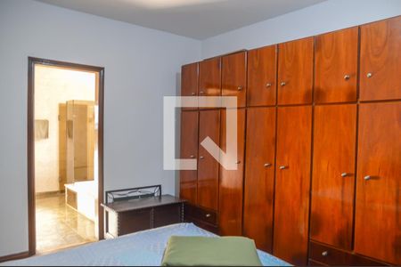 Casa à venda com 500m², 4 quartos e 6 vagas Casa à venda com 500m², 4 quartos e 6 vagasQuarto 3 - Suíte