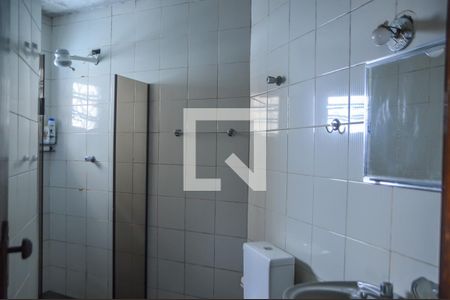 Casa à venda com 500m², 4 quartos e 6 vagas Casa à venda com 500m², 4 quartos e 6 vagasBanheiro de serviço