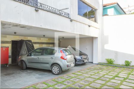 Casa à venda com 500m², 4 quartos e 6 vagas Casa à venda com 500m², 4 quartos e 6 vagasGaragem