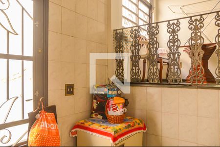 Casa à venda com 500m², 4 quartos e 6 vagas Casa à venda com 500m², 4 quartos e 6 vagasÁrea de Serviço