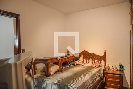 Casa à venda com 500m², 4 quartos e 6 vagas Casa à venda com 500m², 4 quartos e 6 vagasQuarto 2 - Suíte