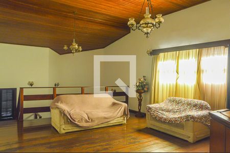 Casa à venda com 500m², 4 quartos e 6 vagas Casa à venda com 500m², 4 quartos e 6 vagasSala de TV