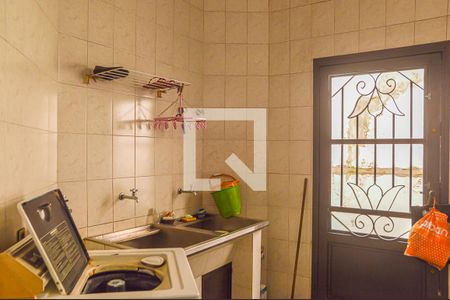 Casa à venda com 500m², 4 quartos e 6 vagas Casa à venda com 500m², 4 quartos e 6 vagasÁrea de Serviço