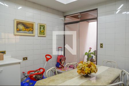 Casa à venda com 500m², 4 quartos e 6 vagas Casa à venda com 500m², 4 quartos e 6 vagasCozinha