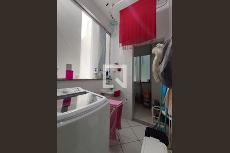 Apartamento à venda com 126m², 3 quartos e 2 vagas Apartamento à venda com 126m², 3 quartos e 2 vagasÁrea de Serviço