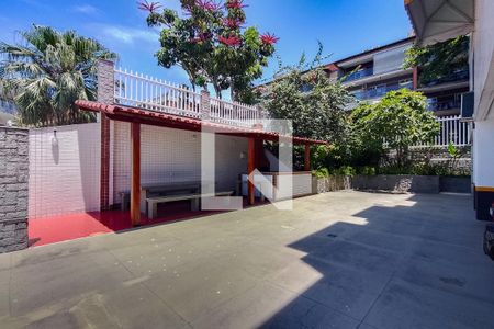 Apartamento à venda com 126m², 3 quartos e 2 vagas Apartamento à venda com 126m², 3 quartos e 2 vagasÁrea comum - Churrasqueira