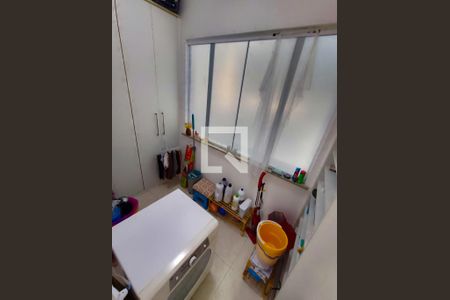 Apartamento à venda com 126m², 3 quartos e 2 vagas Apartamento à venda com 126m², 3 quartos e 2 vagasQuarto de Serviço