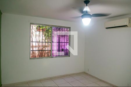 sala de apartamento para alugar com 2 quartos, 59m² em Taquara, Rio de Janeiro
