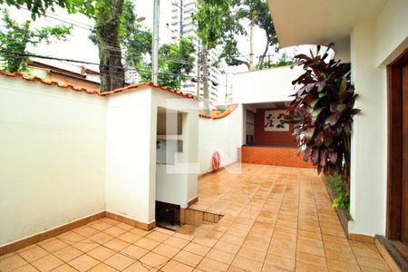 Casa à venda com 200m², 2 quartos e 2 vagasQuintal
