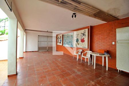 Casa à venda com 200m², 2 quartos e 2 vagasÁrea de Serviço / Garagem