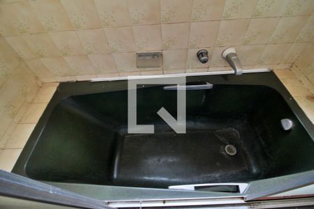 Casa à venda com 200m², 2 quartos e 2 vagasBanheiro 1