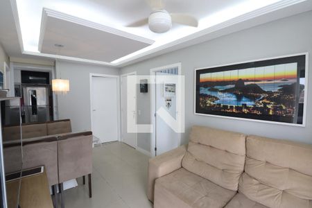 Sala de apartamento para alugar com 3 quartos, 55m² em Rocha, São Gonçalo