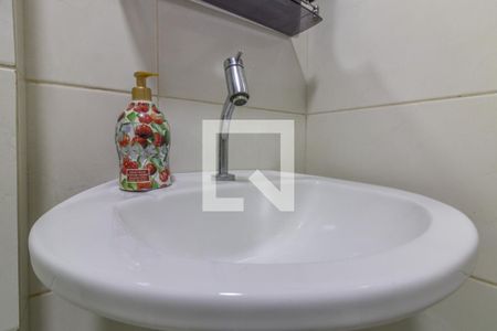 Casa para alugar com 120m², 3 quartos e 1 vaga Casa para alugar com 120m², 3 quartos e 1 vagaBanheiro Social