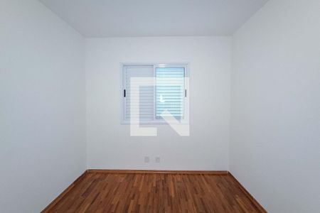Quarto 1 de apartamento para alugar com 3 quartos, 54m² em Vila Mazzei, São Paulo