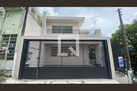 Casa à venda com 310m², 5 quartos e 4 vagas Casa à venda com 310m², 5 quartos e 4 vagasFachada