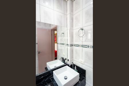 Apartamento à venda com 58m², 2 quartos e 2 vagas Apartamento à venda com 58m², 2 quartos e 2 vagasBanheiro Social