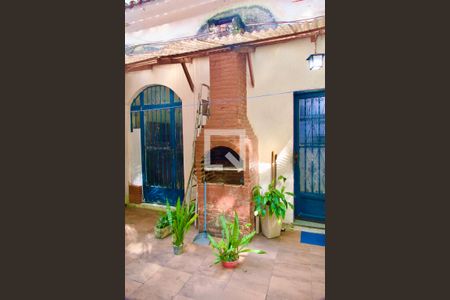 Casa à venda com 300m², 6 quartos e 2 vagas Casa à venda com 300m², 6 quartos e 2 vagasÁrea serviço