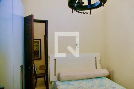 Casa à venda com 300m², 6 quartos e 2 vagas Casa à venda com 300m², 6 quartos e 2 vagasQuarto