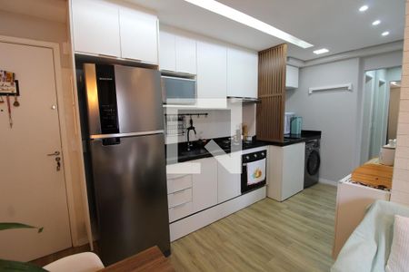 Sala/Cozinha de apartamento à venda com 2 quartos, 40m² em Sítio da Figueira, São Paulo