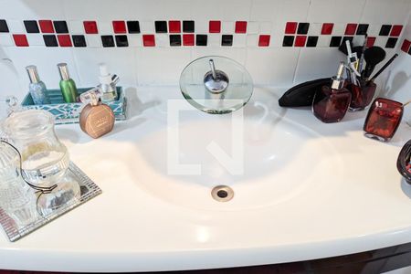 Apartamento à venda com 88m², 2 quartos e 1 vaga Apartamento à venda com 88m², 2 quartos e 1 vagaBanheiro