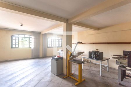 Casa à venda com 362m², 4 quartos e 6 vagasSalão