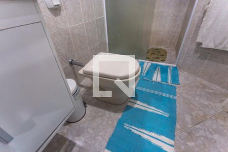 Casa à venda com 362m², 4 quartos e 6 vagasBanheiro suíte 2