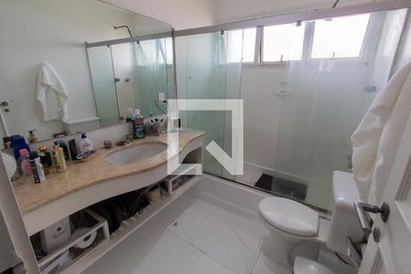 Apartamento à venda com 210m², 2 quartos e 2 vagas Apartamento à venda com 210m², 2 quartos e 2 vagasBanheiro da Suíte